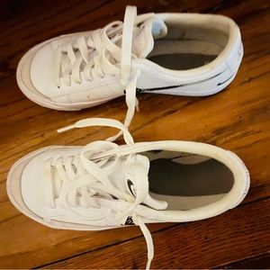 Big kid size 4 Nike Blazer Low ‘77